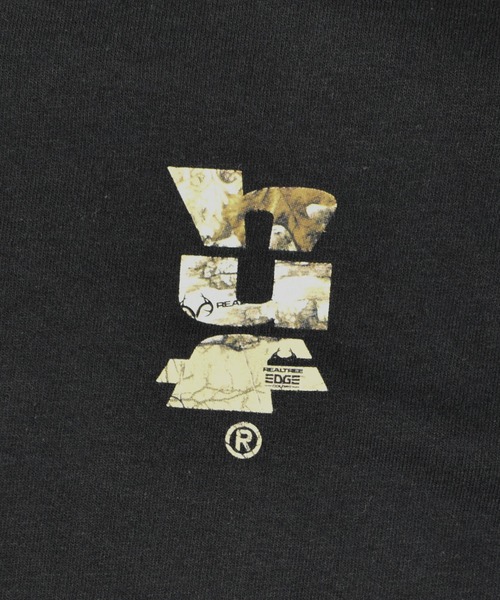 HUF(ハフ)の「【C-HUF2】【HUF×REALTREE/ハフ×リアルツリー】REALTREE MEGABLAST L/S TEE TS02549(Tシャツ/カットソー・メンズ・ホワイト/ブラック・SMALL/MEDIUM/LARGE/X-LARGE/XX-LARGE)」の5枚目の写真
