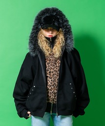 a.p.o.v.（エーピーオービー）の「a.p.o.v. ファーフードスタッズポケット指穴リブ裏起毛スウェット短丈オーバーサイズジップアップパーカー（パーカー）」