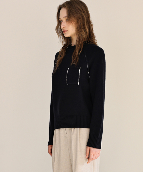 ANDNEEDS(アンドニーズ)の「Tape raglan knit (navy)(ニット/セーター・レディース・その他・FREE)」の3枚目の写真