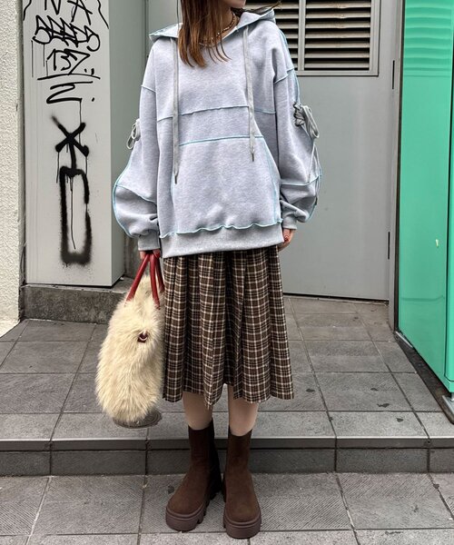 CIAOPANIC（チャオパニック）の「裏起毛レースアップスリーブメローパーカー（パーカー・レディース・グレー/アイボリー/ネイビー・ONE SIZE）」の19枚目の写真