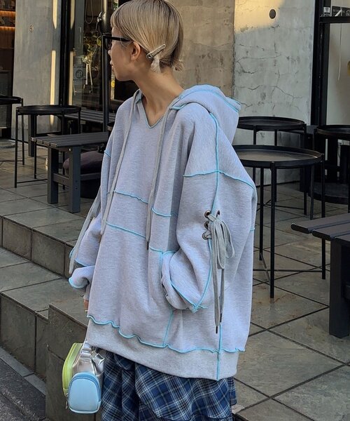 CIAOPANIC（チャオパニック）の「裏起毛レースアップスリーブメローパーカー（パーカー・レディース・グレー/アイボリー/ネイビー・ONE SIZE）」の16枚目の写真