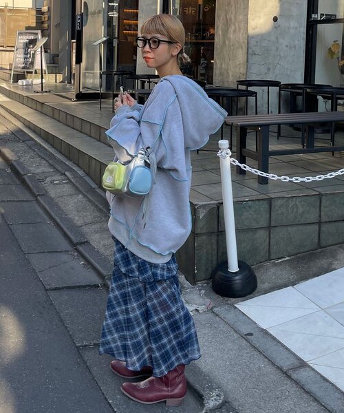 CIAOPANIC（チャオパニック）の「裏起毛レースアップスリーブメローパーカー（パーカー・レディース・グレー/アイボリー/ネイビー・ONE SIZE）」の15枚目の写真