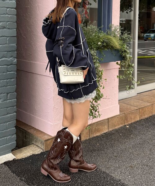 CIAOPANIC（チャオパニック）の「裏起毛レースアップスリーブメローパーカー（パーカー・レディース・グレー/アイボリー/ネイビー・ONE SIZE）」の4枚目の写真