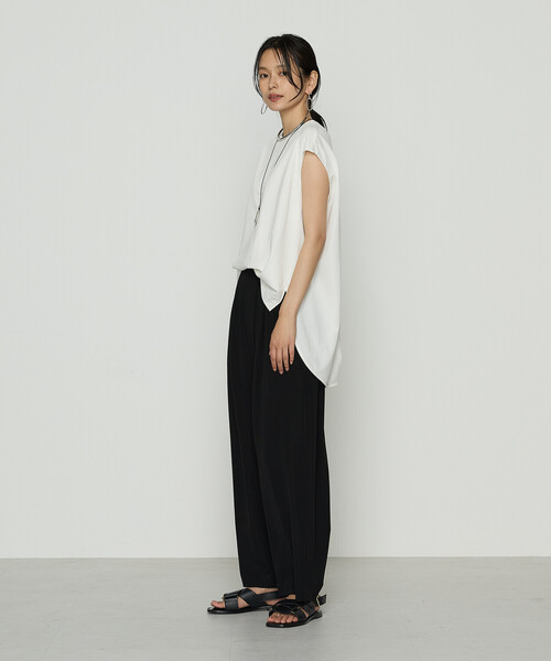 Gabardine K.T(ギャバジンケーティー)の「〔 +サイズ 〕 ハイテンションポンチライト フレンチスリーブロングプルオーバー(Tシャツ/カットソー・レディース・ブラック/オフホワイト・13号)」の4枚目の写真