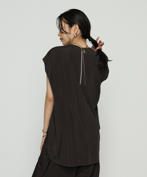 Gabardine K.T(ギャバジンケーティー)の「〔 +サイズ 〕 ハイテンションポンチライト フレンチスリーブロングプルオーバー(Tシャツ/カットソー・レディース・ブラック/オフホワイト・13号)」の15枚目の写真