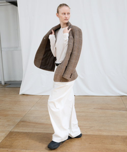 LEVAR（レバー）の「Alpaca Check Quilting Jacket - Brown（テーラードジャケット・レディース・その他・SMALL）」の3枚目の写真