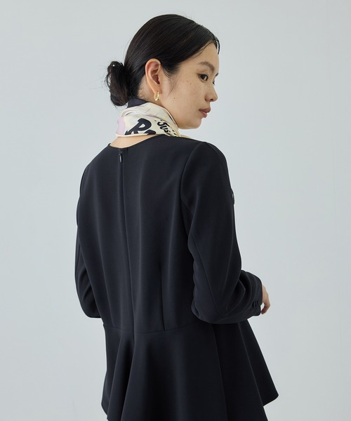 ROPE'(ロペ)の「トリアセダブルクロス ペプラムブラウス/セットアップ対応・イージーケア・26SS(シャツ/ブラウス・レディース・ネイビー・FREE)」の4枚目の写真