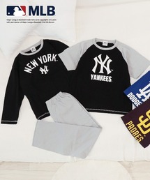 MLB（メジャーリーグベースボール）の「《MLB》 キッズ 長袖+ラグラン半袖 2TOPSセット ルームウェア パジャマ（ルームウェア/パジャマ）」