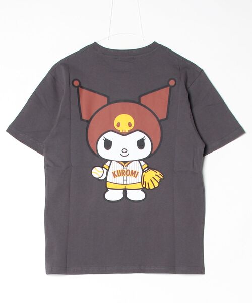 sanrio（サンリオ）の「サンリオキャラクターズ × ホームゲーム [HOMEGAME] - クロミ 半袖 Tシャツ [KUROMI UNIFORM TEE BLACK HG2501103]（Tシャツ/カットソー・レディース・ブラック・LARGE/MEDIUM/SMALL/X-LARGE）」の2枚目の写真