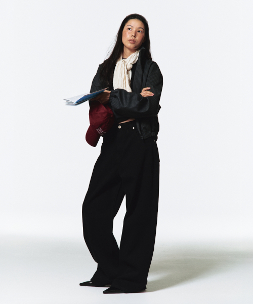 ERA(エラ)の「UNISEX PINSTRIPE HIGHNECK ZIP-UP BLOUSON - CHARCOAL GRAY(ナイロンジャケット・レディース・ダークグレー・SMALL/MEDIUM/LARGE)」の5枚目の写真