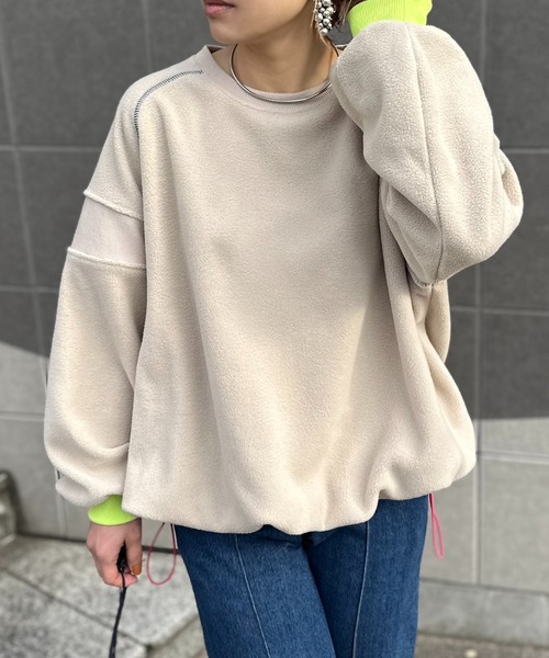 mi via loca（ミヴィアロカ）の「配色フリースボア リブ切替ラグラントップス（スウェット・レディース・ベージュ/グレー・FREE）」の2枚目の写真