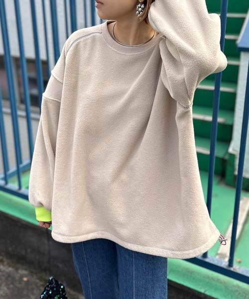 mi via loca（ミヴィアロカ）の「配色フリースボア リブ切替ラグラントップス（スウェット・レディース・ベージュ/グレー・FREE）」の19枚目の写真