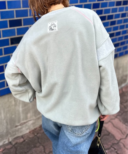 mi via loca（ミヴィアロカ）の「配色フリースボア リブ切替ラグラントップス（スウェット・レディース・ベージュ/グレー・FREE）」の8枚目の写真