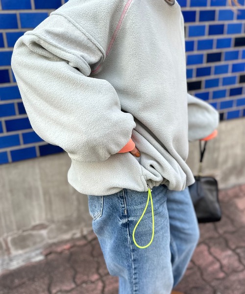 mi via loca（ミヴィアロカ）の「配色フリースボア リブ切替ラグラントップス（スウェット・レディース・ベージュ/グレー・FREE）」の14枚目の写真