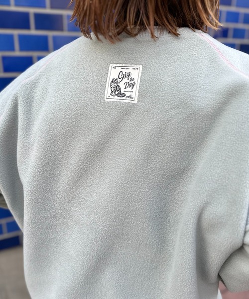 mi via loca（ミヴィアロカ）の「配色フリースボア リブ切替ラグラントップス（スウェット・レディース・ベージュ/グレー・FREE）」の13枚目の写真