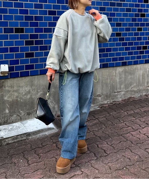 mi via loca（ミヴィアロカ）の「配色フリースボア リブ切替ラグラントップス（スウェット・レディース・ベージュ/グレー・FREE）」の15枚目の写真