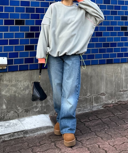 mi via loca（ミヴィアロカ）の「配色フリースボア リブ切替ラグラントップス（スウェット・レディース・ベージュ/グレー・FREE）」の16枚目の写真