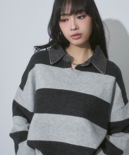 ENVYM(アンビー)の「デニム衿 ボーダー オーバーサイズ ニット(ニット/セーター・レディース・ブルー/ブラック/グレー・FREE)」の1枚目の写真