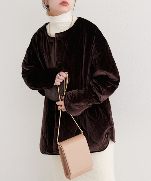 natural couture（ナチュラルクチュール）の「キャンディスリーブベロアコート（ノーカラーコート・レディース・グレイッシュベージュ/ブラック/ピンク/ブラウン・FREE）」の9枚目の写真