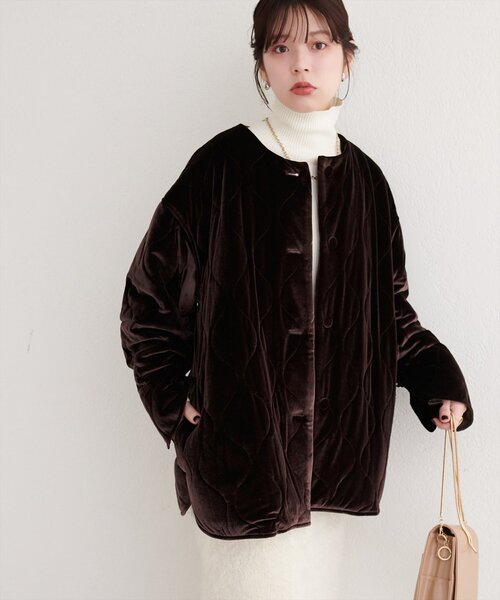 natural couture（ナチュラルクチュール）の「キャンディスリーブベロアコート（ノーカラーコート・レディース・グレイッシュベージュ/ブラック/ピンク/ブラウン・FREE）」の10枚目の写真