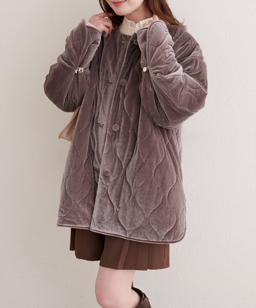natural couture（ナチュラルクチュール）の「キャンディスリーブベロアコート（ノーカラーコート・レディース・グレイッシュベージュ/ブラック/ピンク/ブラウン・FREE）」の17枚目の写真