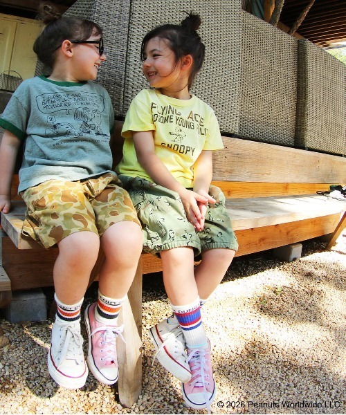 DENIM DUNGAREE(デニムダンガリー)の「Vintage Cotton Jersey SNOOPY HERO Tee(Tシャツ/カットソー・キッズ・イエロー・125/115/105)」の4枚目の写真