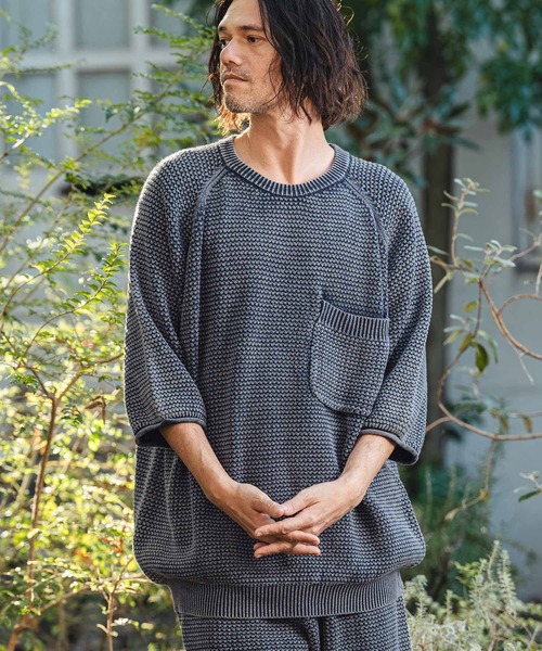 CAMBIO(カンビオ)の「mn3220- Waffle Pigment Raglan Short Sleeve Pocket Knit Pullover ラグランポケットクルーネックニット(CMP-261-002)(ニット/セーター・メンズ・ネイビー/グレー/ブラック・L/M/S)」の1枚目の写真