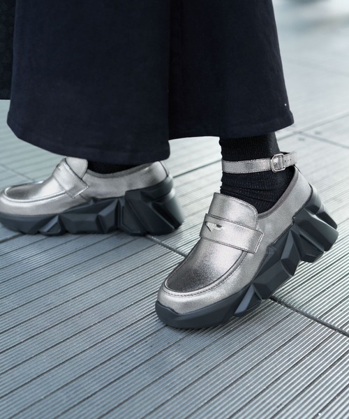 HARE（ハレ）の「gemソールローファー(HARE)（ローファー・レディース・シルバー/ブラック・MEDIUM/LARGE）」の16枚目の写真