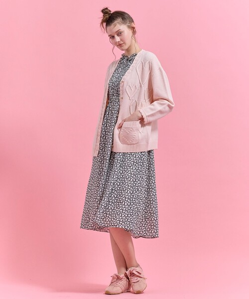 TOCCA（トッカ）の「HEART HUG KNIT カーディガン（カーディガン/ボレロ・レディース・アイボリー系/ピンク系・F）」の6枚目の写真
