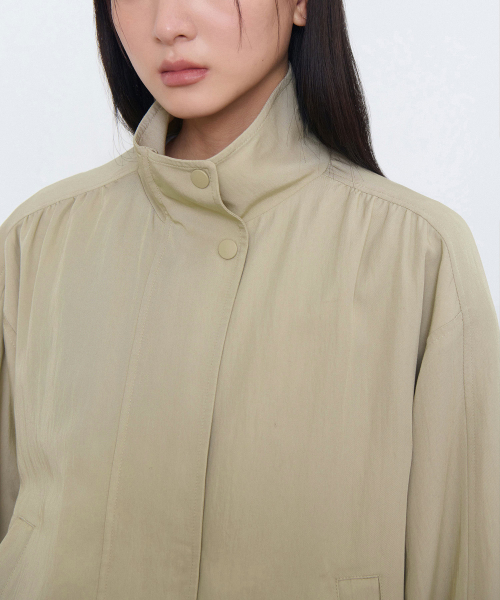 MUSINSA STANDARD WOMAN（ムシンサスタンダードウーマン）の「ウィメンズ RN ハイネックシャーリングブルゾンジャケット [ライトベージュ]（ブルゾン・レディース・その他・S/M/L）」の3枚目の写真