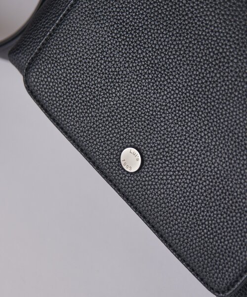 Lui's（ルイス）の「レザーフラップバッグM（ショルダーバッグ・メンズ・ブラック・FREE）」の11枚目の写真