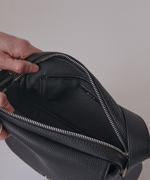 Lui's（ルイス）の「レザーフラップバッグM（ショルダーバッグ・メンズ・ブラック・FREE）」の5枚目の写真