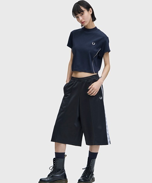 FRED PERRY(フレッドペリー)の「Taped Track Shorts/テープトラックショートパンツ(その他パンツ・レディース・ブラック・12/10/8)」の9枚目の写真