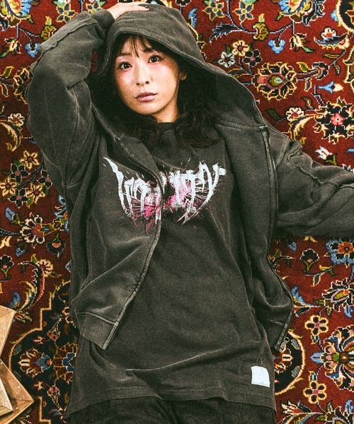 EFFECTEN(エフェクテン)の「mpa4043-Utility metal logo zip hoodie パーカー(efsal-03)(パーカー・メンズ・チャコール/ブラック/キャメル・L/M/S)」の1枚目の写真