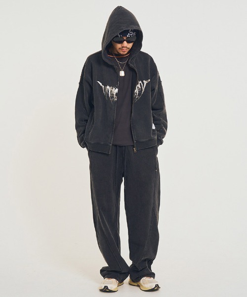 EFFECTEN(エフェクテン)の「mpa4043-Utility metal logo zip hoodie パーカー(efsal-03)(パーカー・メンズ・チャコール/ブラック/キャメル・L/M/S)」の18枚目の写真