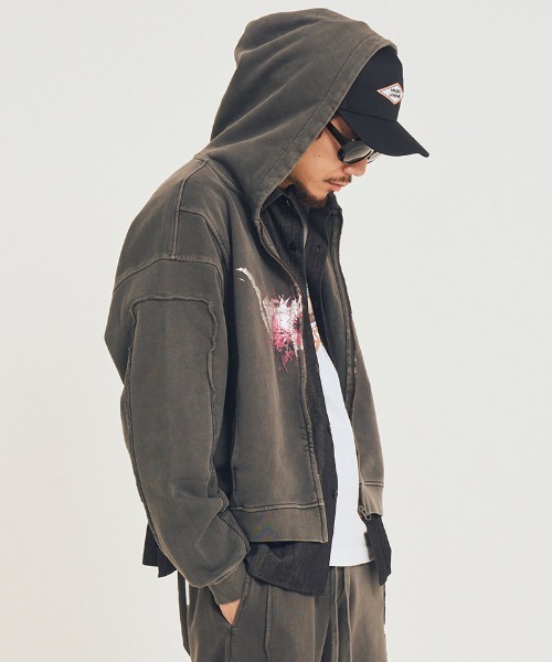 EFFECTEN(エフェクテン)の「mpa4043-Utility metal logo zip hoodie パーカー(efsal-03)(パーカー・メンズ・チャコール/ブラック/キャメル・L/M/S)」の20枚目の写真
