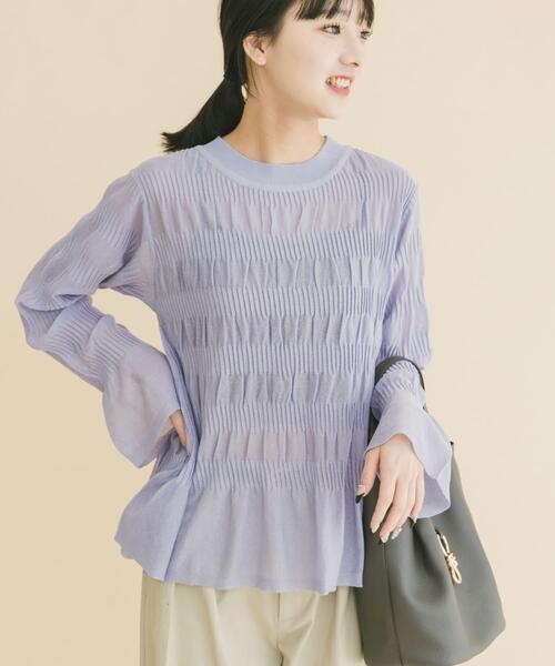 ITEMS URBANRESEARCH（アイテムズ アーバンリサーチ）の「シャーリングフレアスリーブニット（ニット/セーター・レディース・ネイビー/ラベンダー/オフホワイト・FREE）」の3枚目の写真