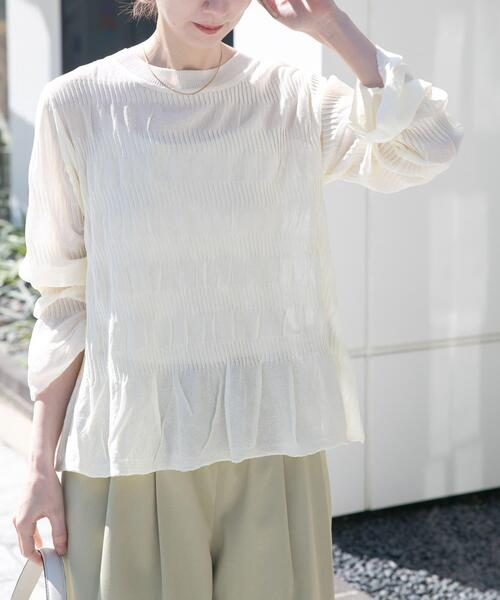 ITEMS URBANRESEARCH(アイテムズ アーバンリサーチ)の「シャーリングフレアスリーブニット(ニット/セーター・レディース・ネイビー/ラベンダー/オフホワイト・FREE)」の4枚目の写真