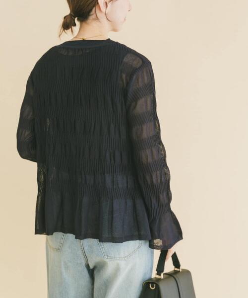 ITEMS URBANRESEARCH（アイテムズ アーバンリサーチ）の「シャーリングフレアスリーブニット（ニット/セーター・レディース・ネイビー/ラベンダー/オフホワイト・FREE）」の13枚目の写真