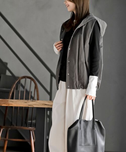 rps（アールピーエス）の「ナイロンフードベスト（ベスト・レディース・チャコールグレー/ブラック/ライトカーキ・フリー）」の5枚目の写真