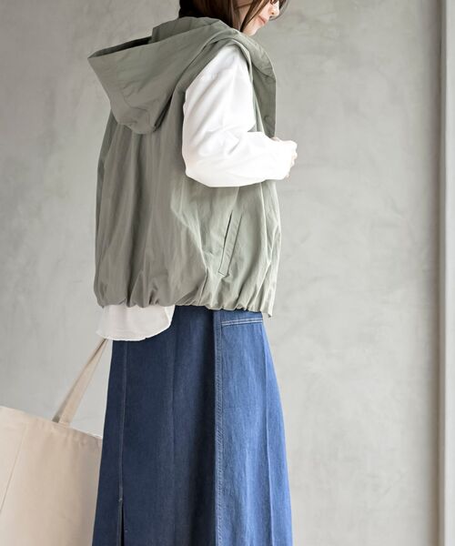 rps（アールピーエス）の「ナイロンフードベスト（ベスト・レディース・チャコールグレー/ブラック/ライトカーキ・フリー）」の15枚目の写真