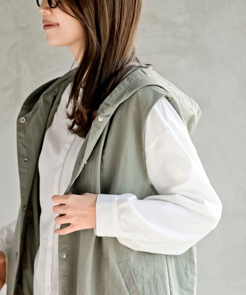 rps（アールピーエス）の「ナイロンフードベスト（ベスト・レディース・チャコールグレー/ブラック/ライトカーキ・フリー）」の17枚目の写真