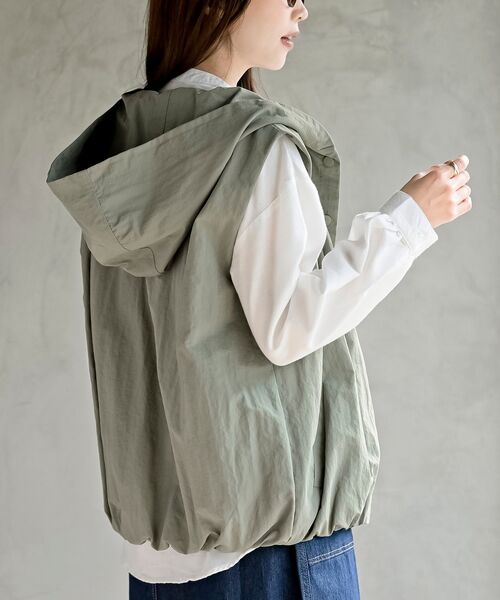 rps（アールピーエス）の「ナイロンフードベスト（ベスト・レディース・チャコールグレー/ブラック/ライトカーキ・フリー）」の18枚目の写真