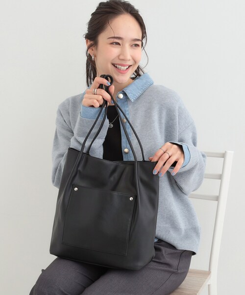 SHOO・LA・RUE（シューラルー）の「つまみハンドルトートバッグ（トートバッグ・レディース・ブラック/アイボリー/イエロー/グリーン系/ナチュラル・00）」の2枚目の写真