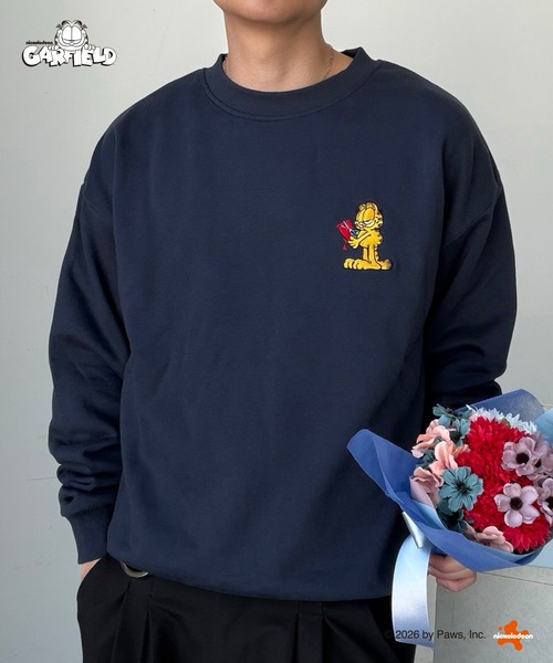 UNDERSTATEMENTs(アンダーステイトメント)の「【ユニセックス】ガーフィールドワンポイント刺繍スウェット(スウェット・メンズ・ブラック/ネイビー・MEDIUM/LARGE)」の2枚目の写真