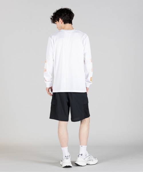 UNDER ARMOUR(アンダーアーマー)の「UAヘビーウエイト グラフィック ロングスリーブ Tシャツ(ライフスタイル/メンズ)(Tシャツ/カットソー・メンズ・ホワイト・M/XL/2XL/3XL/L/S)」の8枚目の写真