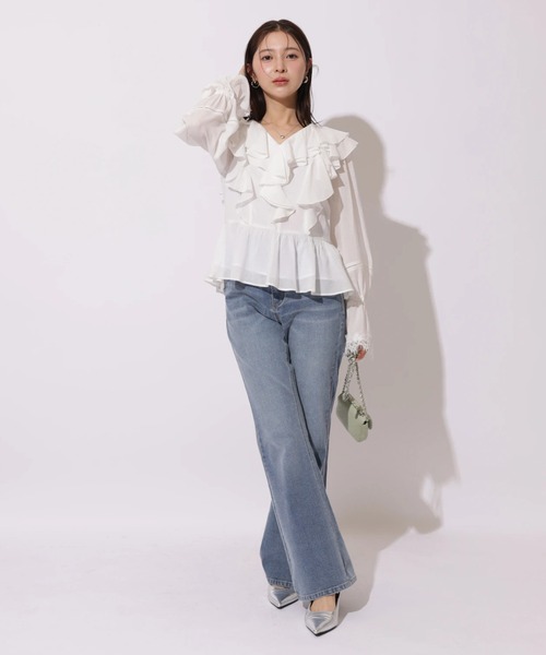 Apuweiser-riche（アプワイザーリッシェ）の「レースディテールフリルブラウス（シャツ/ブラウス・レディース・ライトブルー/ホワイト/ピンク・2/1）」の11枚目の写真