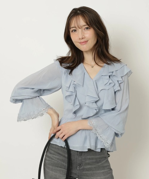 Apuweiser-riche（アプワイザーリッシェ）の「レースディテールフリルブラウス（シャツ/ブラウス・レディース・ライトブルー/ホワイト/ピンク・2/1）」の16枚目の写真