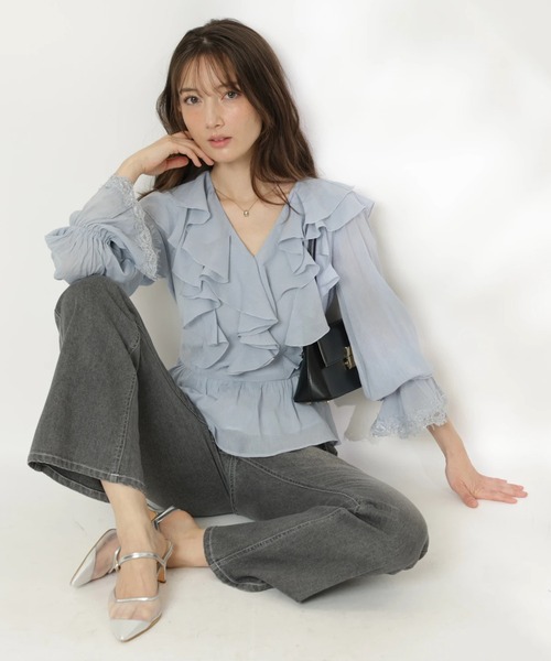 Apuweiser-riche（アプワイザーリッシェ）の「レースディテールフリルブラウス（シャツ/ブラウス・レディース・ライトブルー/ホワイト/ピンク・2/1）」の19枚目の写真