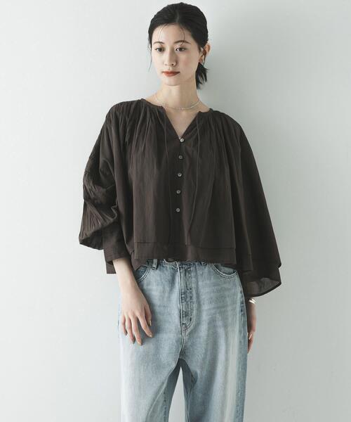 URBAN RESEARCH(アーバンリサーチ)の「コットンボイルギャザーショートブラウス(シャツ/ブラウス・レディース・ブラウン/ブルー系その他/イエロー/オフホワイト・FREE)」の3枚目の写真